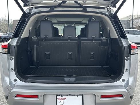 Certified 2025 Nissan Pathfinder SL w/ SL Premium Package image 19