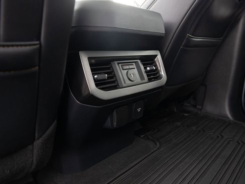 Used 2024 Ford F350 Platinum w/ Tremor Off-Road Package image 28