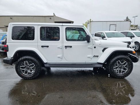 New 2026 Jeep Wrangler Sahara image 8