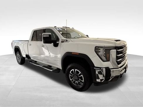 Used 2024 GMC Sierra 3500 SLT w/ SLT Premium Package image 8