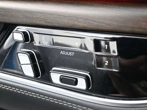 Used 2023 Jeep Grand Wagoneer Series II AWD/4WD image 6