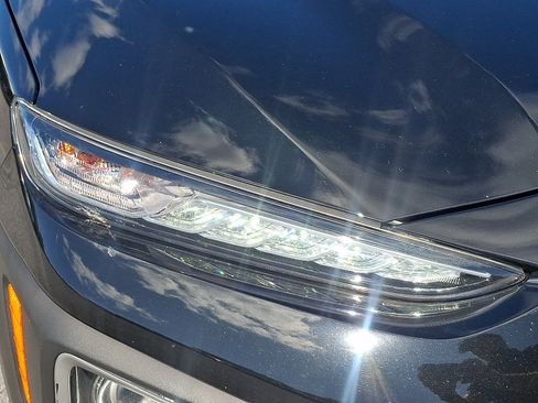 Used 2021 Hyundai Kona SE AWD/4WD image 9