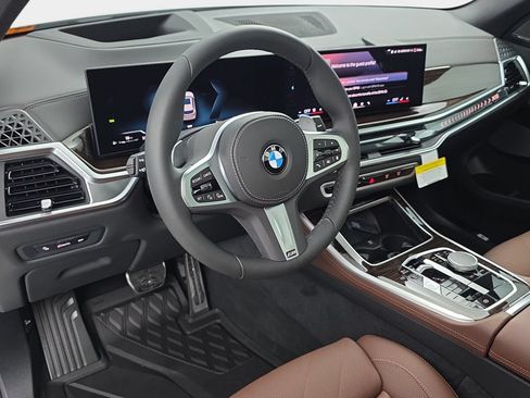 New 2026 BMW X5 xDrive40i w/ M Sport Package AWD/4WD image 16