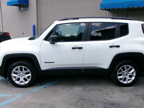 Used 2017 Jeep Renegade Sport w/ Power & Air Group AWD/4WD image 3