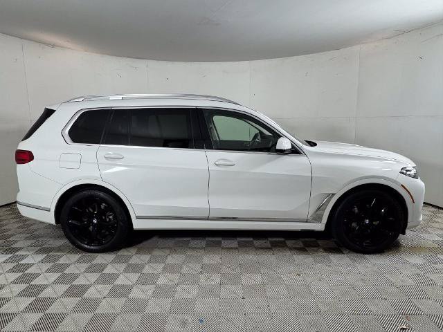 Used 2022 BMW X7 xDrive40i w/ Executive Package AWD/4WD image 2
