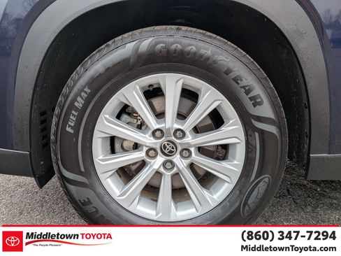 Certified 2024 Toyota Grand Highlander AWD image 9