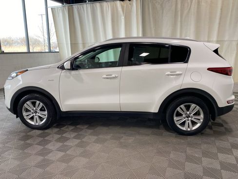 Used 2018 Kia Sportage LX w/ LX Popular Package image 4