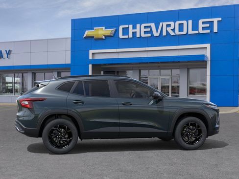 New 2026 Chevrolet Trax LT w/ Driver Confidence Package FWD image 5