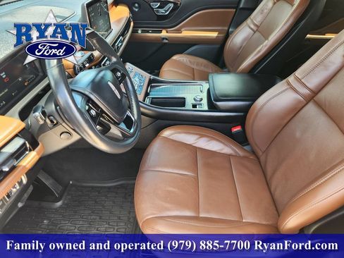Used 2022 Lincoln Aviator Reserve w/ Equipment Group 201A RWD image 8