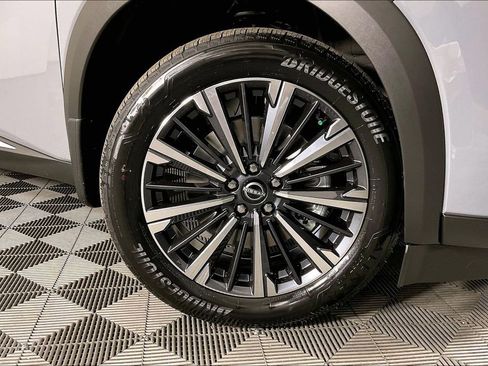 New 2026 Nissan Pathfinder Platinum w/ Cargo Package image 18