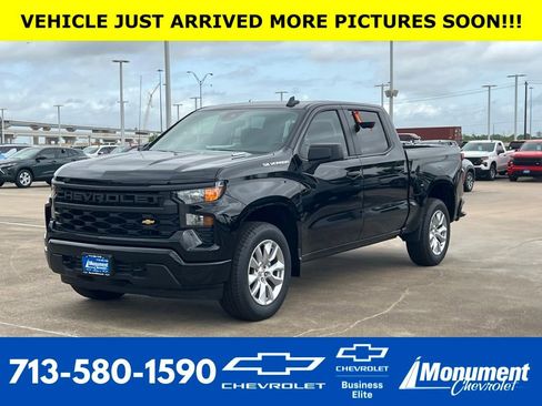 New 2026 Chevrolet Silverado 1500 Custom image 1