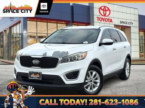 Used 2018 Kia Sorento LX image 1