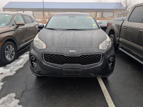 Used 2019 Kia Sportage LX image 2