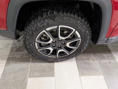 Used 2025 Jeep Compass Trailhawk AWD/4WD image 7