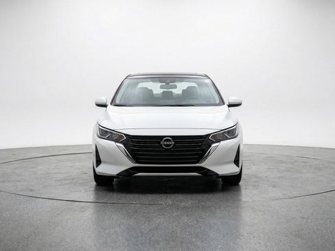 Used 2025 Nissan Sentra SV image 2