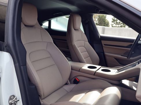 Certified 2022 Porsche Taycan image 24