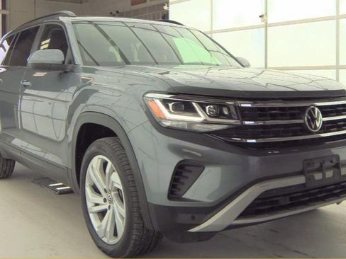 Used 2022 Volkswagen Atlas SE w/ Panoramic Sunroof Package image 4