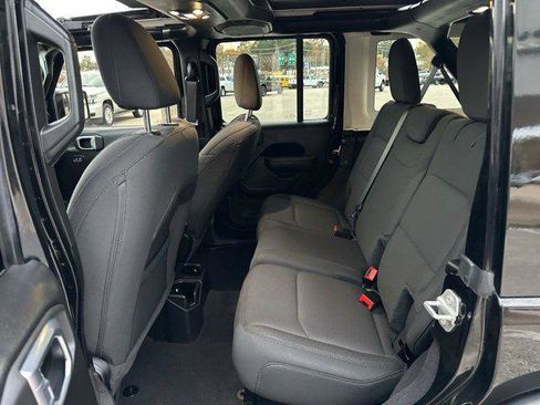 Certified 2022 Jeep Wrangler Unlimited Sport w/ Sun And Sound Package image 31