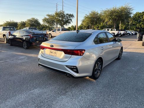 Used 2019 Kia Forte LXS FWD image 4