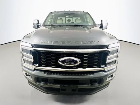 New 2026 Ford F450 Platinum w/ Platinum Plus Package AWD/4WD image 2