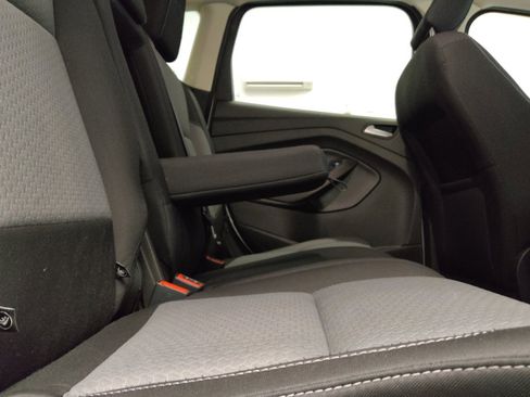 Used 2019 Ford Escape SE FWD image 19