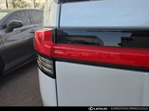 Used 2024 Lexus GX 550 w/ Accessory Package (Z1) image 10