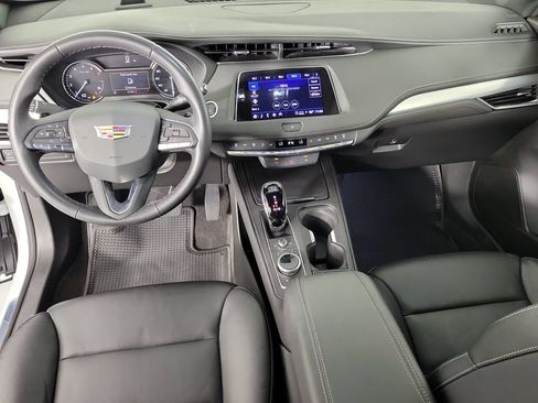 Used 2023 Cadillac XT4 Premium Luxury FWD image 14
