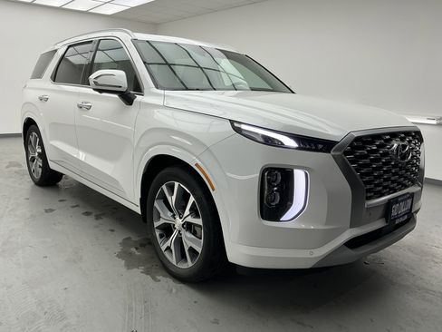 Used 2021 Hyundai Palisade Limited image 3