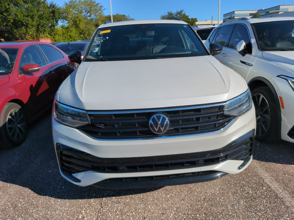 Used 2023 Volkswagen Tiguan SE R-Line FWD image 4