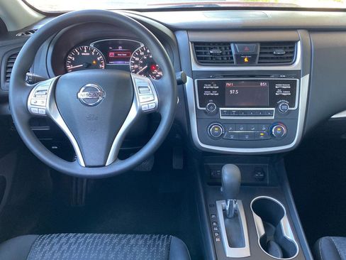 Used 2017 Nissan Altima 2.5 S w/ Power Driver Seat Package FWD image 14