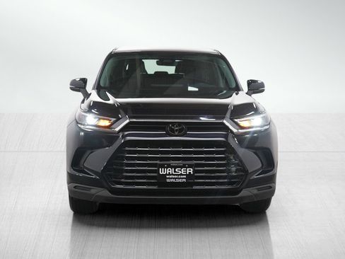 Used 2024 Toyota Grand Highlander XLE image 8