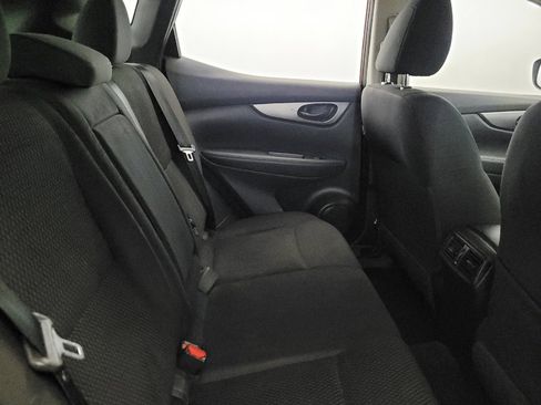 Used 2019 Nissan Rogue Sport S w/ Appearance Package AWD/4WD image 19
