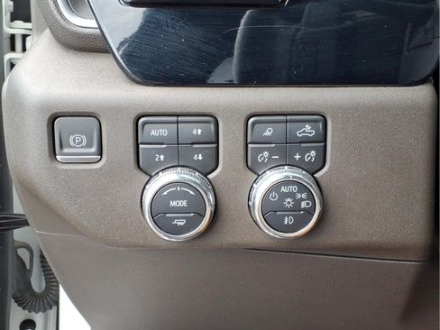 Used 2023 GMC Sierra 1500 SLT w/ SLT Premium Plus Package AWD/4WD image 16