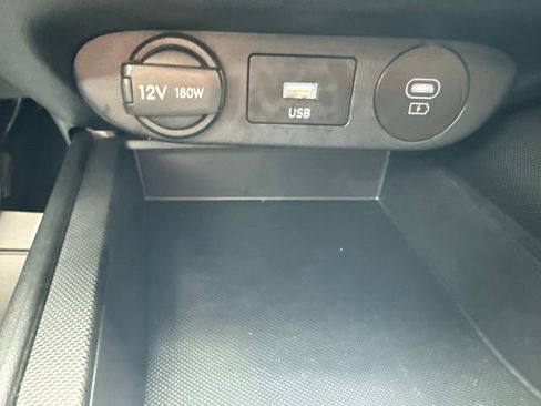 Used 2025 Hyundai Elantra SE image 25