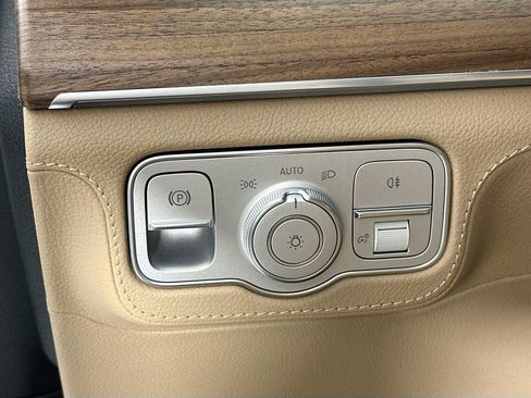 New 2026 Mercedes-Benz GLS 580 GLS 580 image 10