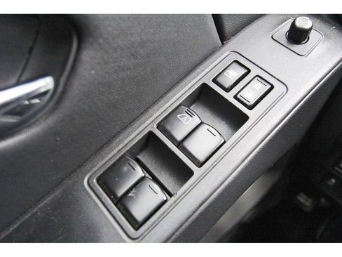 Used 2022 Nissan Frontier SV image 15