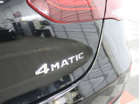 Used 2023 Mercedes-Benz GLC 300 4MATIC Coupe image 8