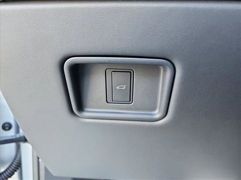 New 2025 Land Rover Range Rover SE image 24