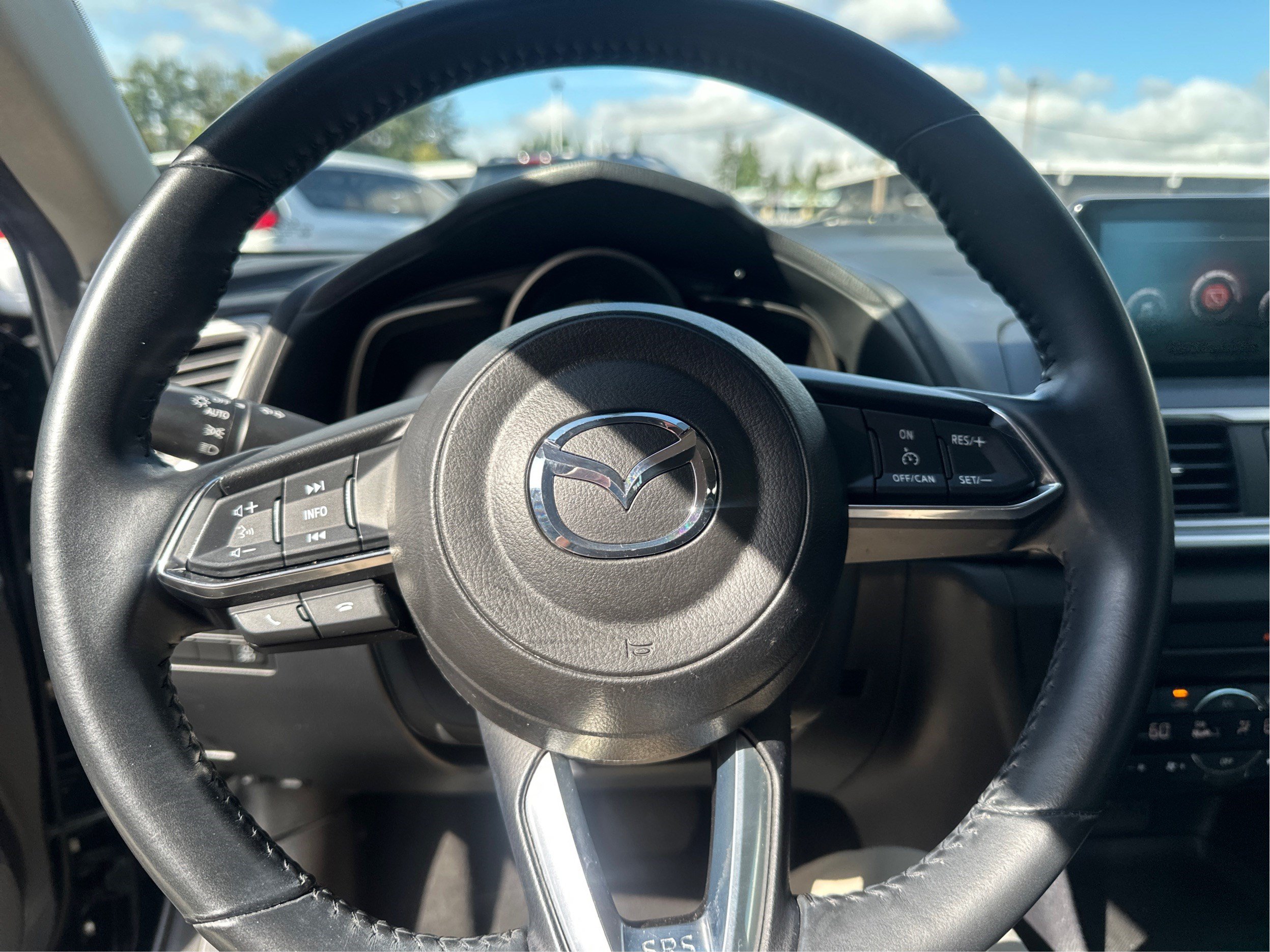 Used 2018 MAZDA MAZDA3 Touring FWD image 18