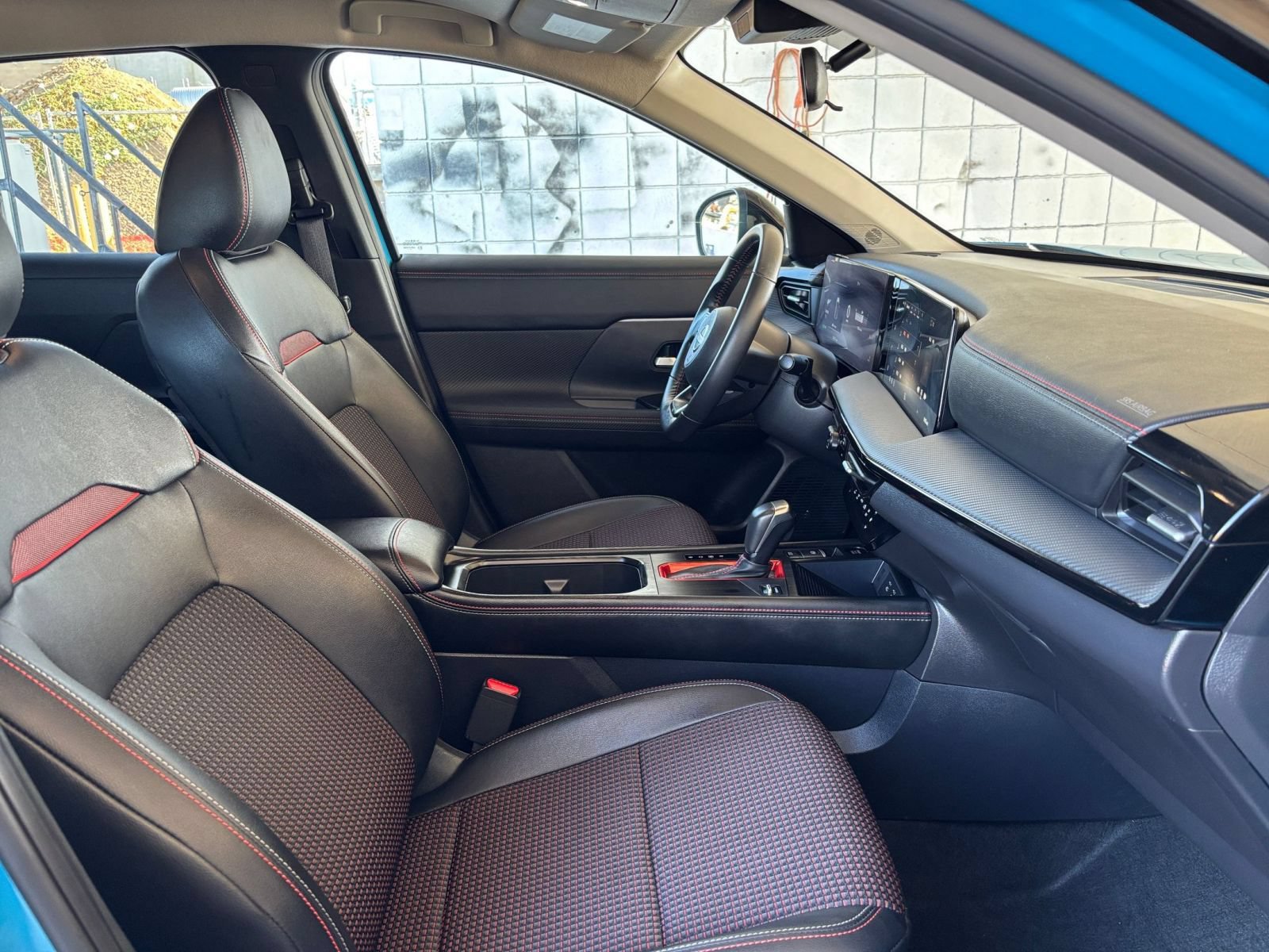 Used 2026 Nissan Kicks SR FWD image 34