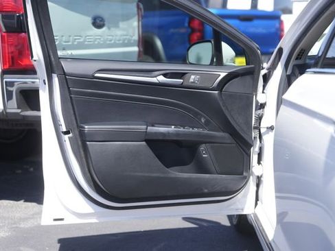 Used 2018 Ford Fusion Titanium image 30