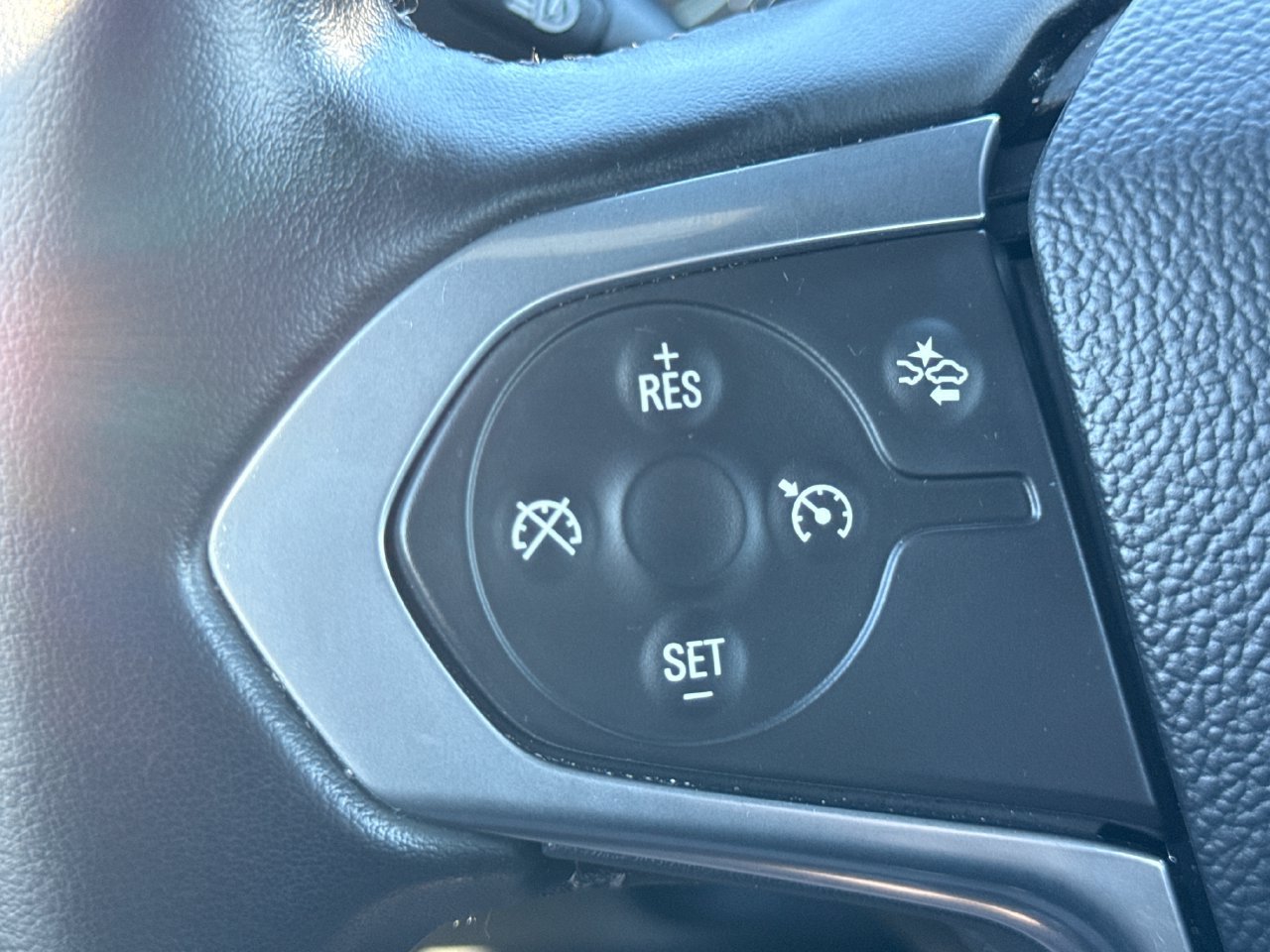 Used 2023 Chevrolet Traverse LT w/ LPO, Floor Liner Package AWD/4WD image 30