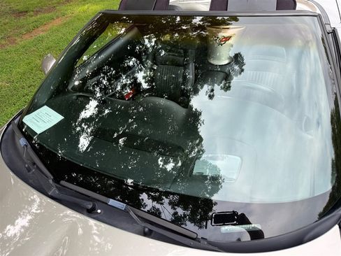 Used 1999 Chevrolet Corvette Convertible w/ Memory Pkg RWD image 16