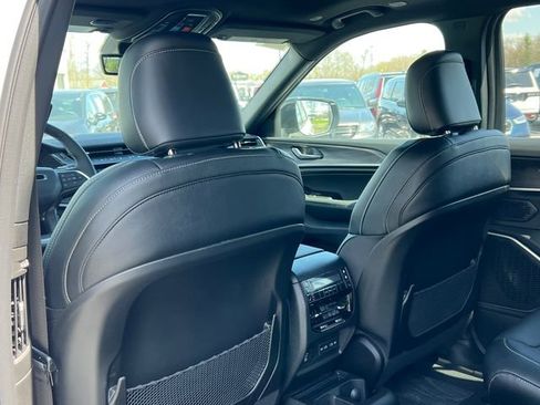 New 2026 Jeep Grand Cherokee L Limited AWD/4WD image 36