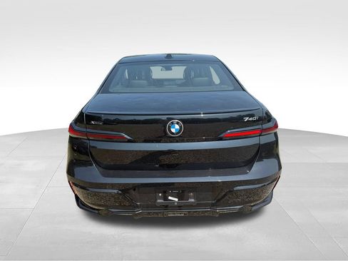 Used 2025 BMW 740i xDrive AWD/4WD image 5