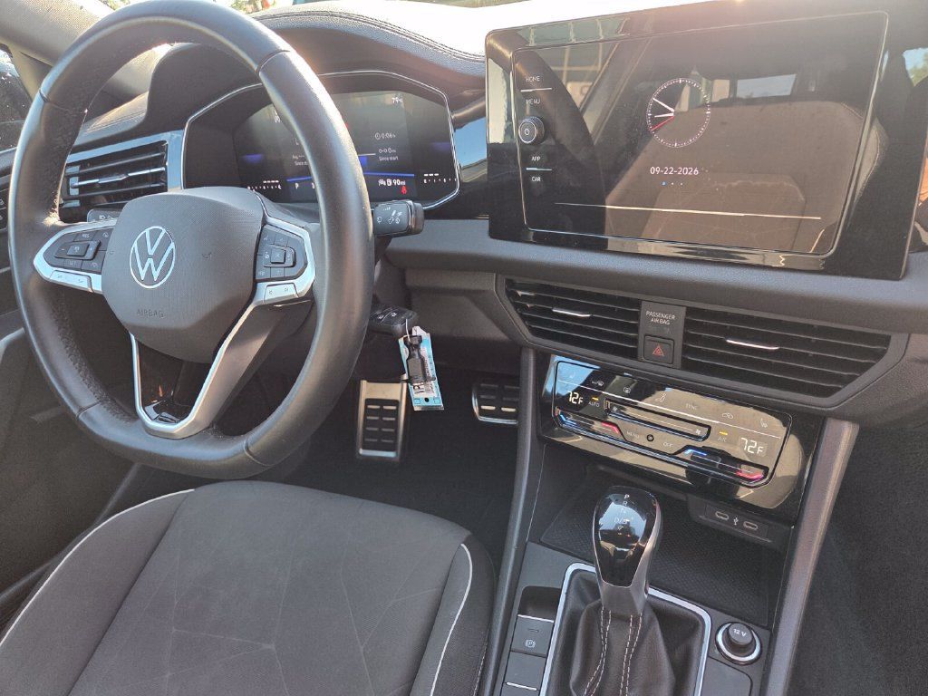 Used 2025 Volkswagen Jetta Sport FWD image 29