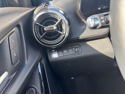 Used 2025 Chevrolet Equinox LT image 35