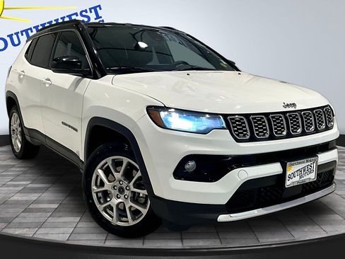 Used 2025 Jeep Compass Limited AWD/4WD image 3