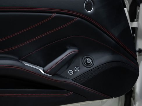 Used 2016 Ferrari California T RWD image 29