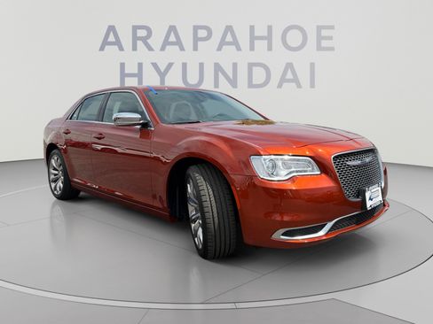 Used 2020 Chrysler 300 Touring w/ Chrome Appearance Package RWD image 7